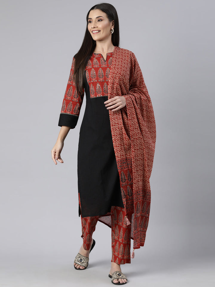 Neerus Black solid straight suit set kurta trouser dupatta - detail view 2