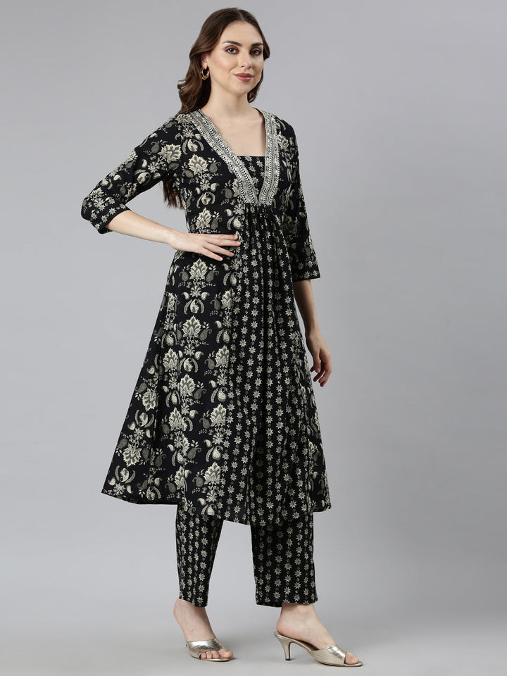 Neerus Black printed floral straight suit set - back view