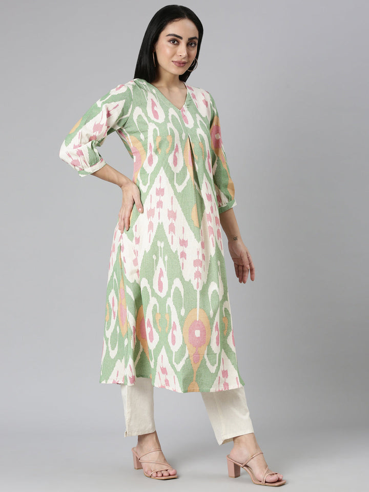Neerus Green cotton printed kurta set - back view