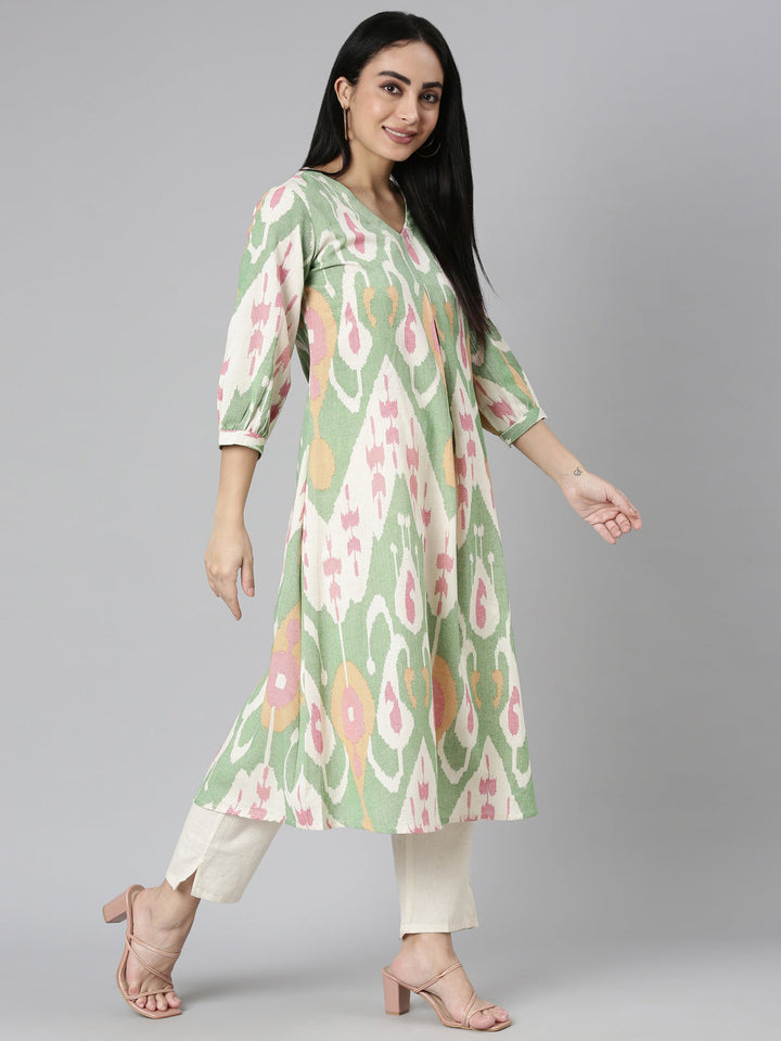 Neerus Green cotton printed kurta set - detail view 2