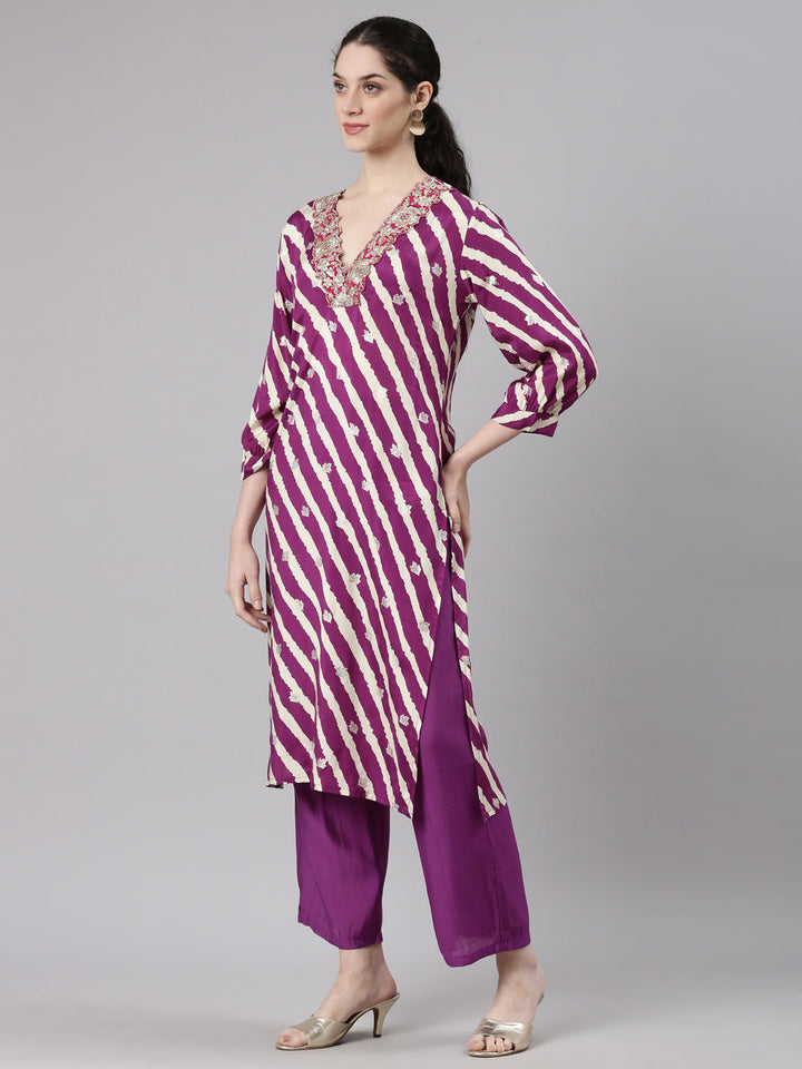 Neerus Purple muslin printed kurta set - back view