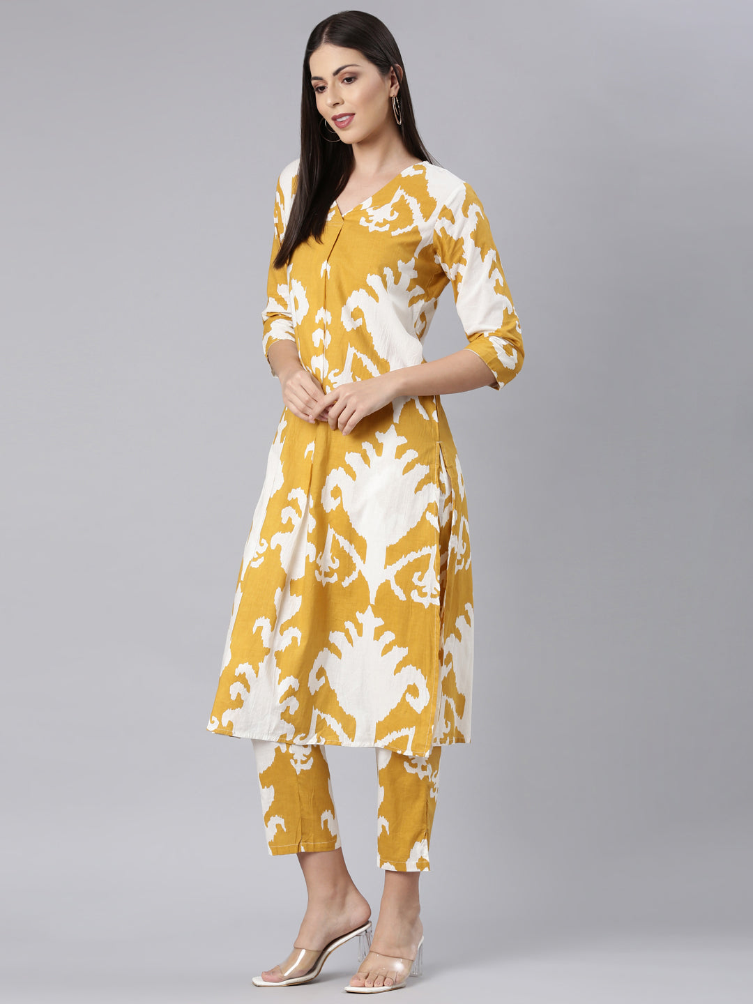 Neerus Yellow cotton printed kurta set - detail view 3