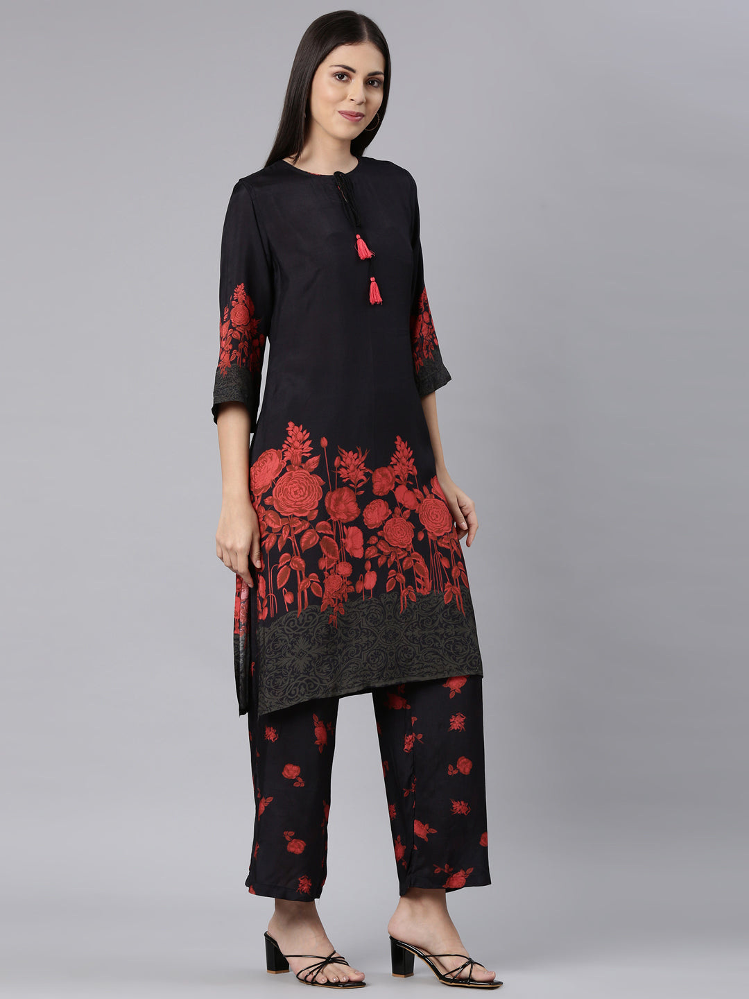 Neerus Black muslin printed kurta set - side view