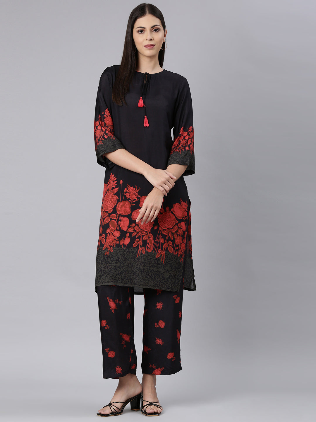 Neerus Black muslin printed kurta set - detail view 3