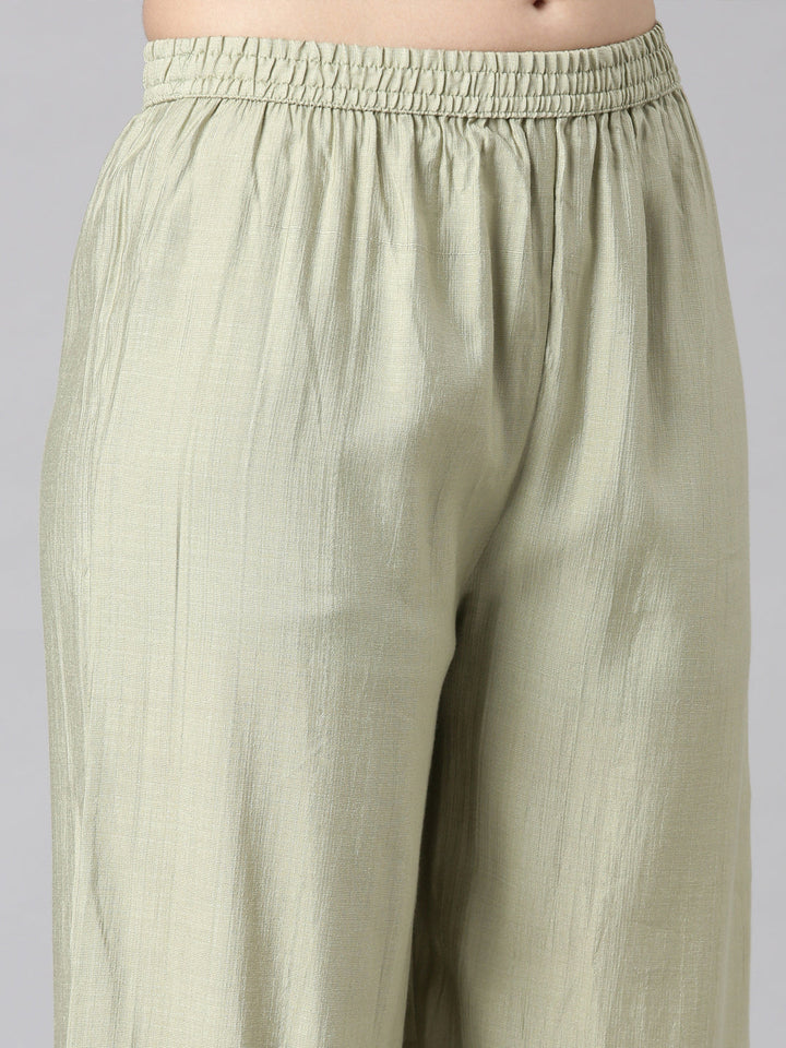 Neerus Green linen printed kurta set - detail view 3