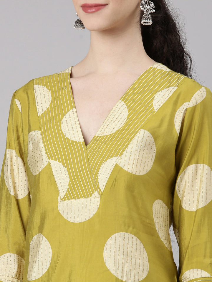 Neerus Yellow cotton straight kurta set - detail view 2