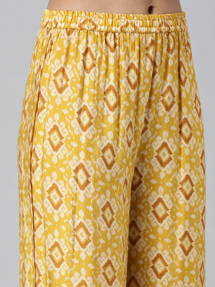 Neerus Yellow cotton solid kurta set - detail view 3