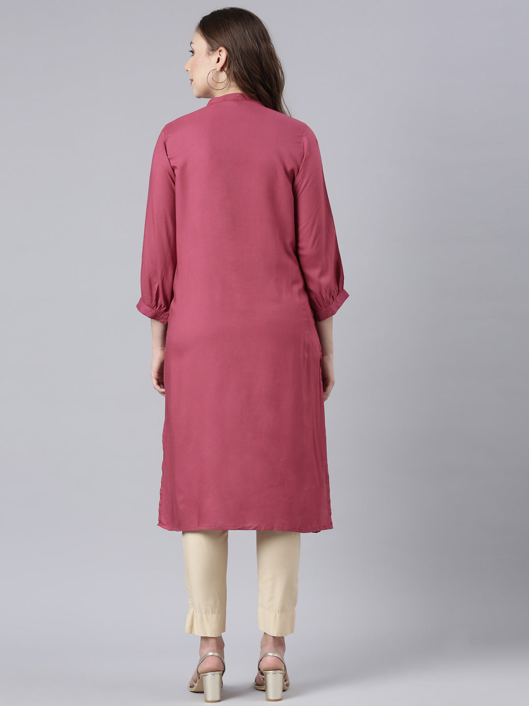Neerus Pink rayon printed floral straight kurta - detail view 1
