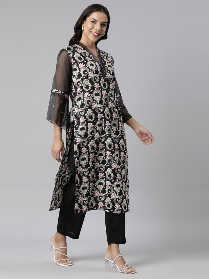 Neerus Black cotton printed suit set - side view