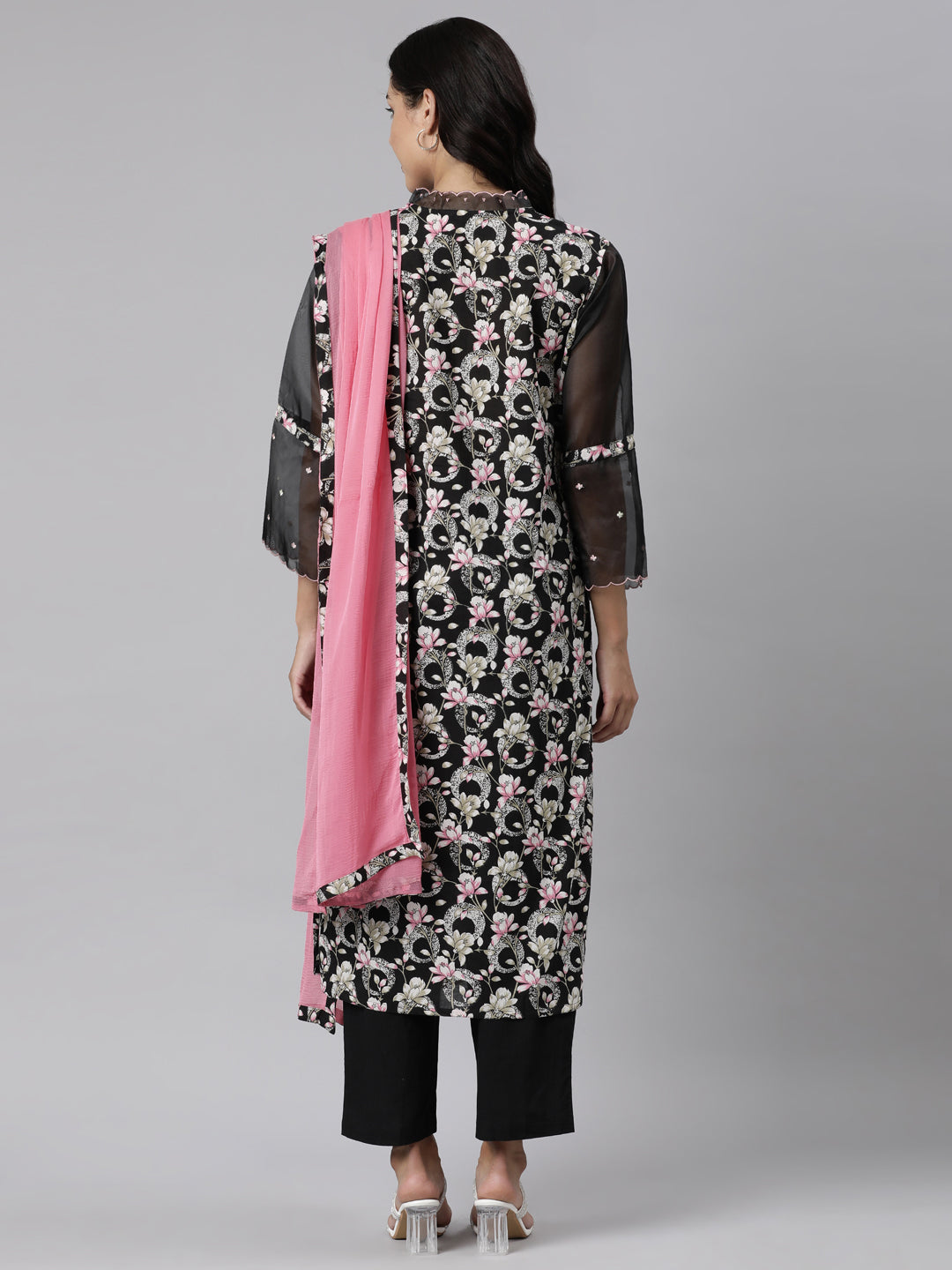 Neerus Black cotton printed suit set - detail view 1