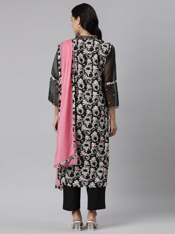Neerus Black cotton printed suit set - detail view 1