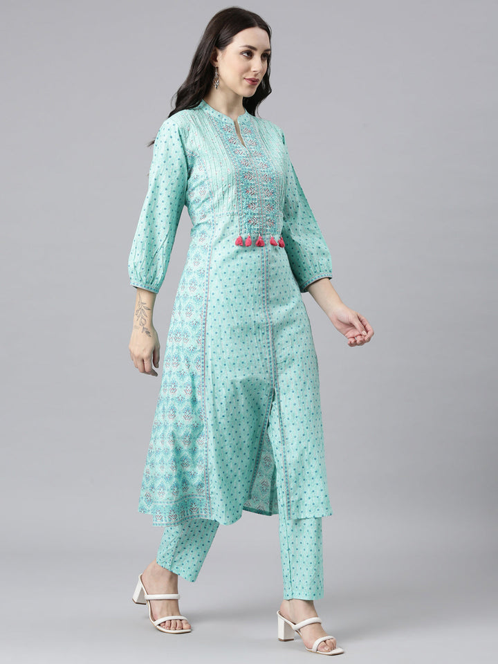 Neerus Green cotton panelled straight suit set - back view