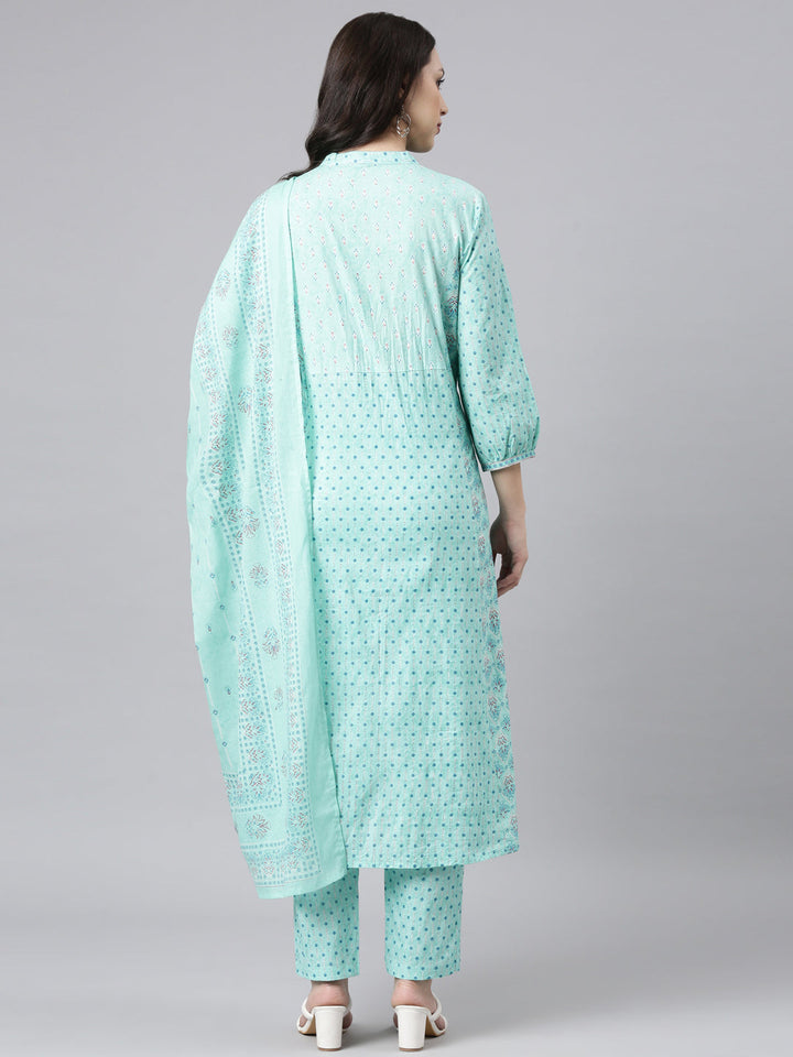 Neerus Green cotton panelled straight suit set - side view