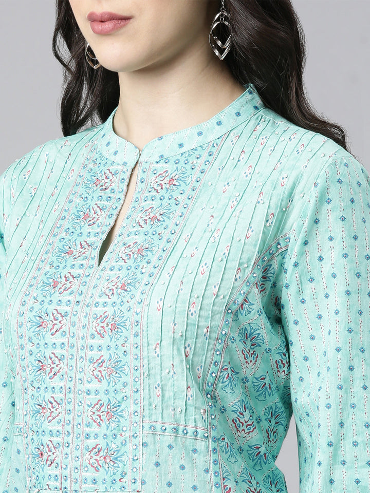 Neerus Green cotton panelled straight suit set - detail view 1