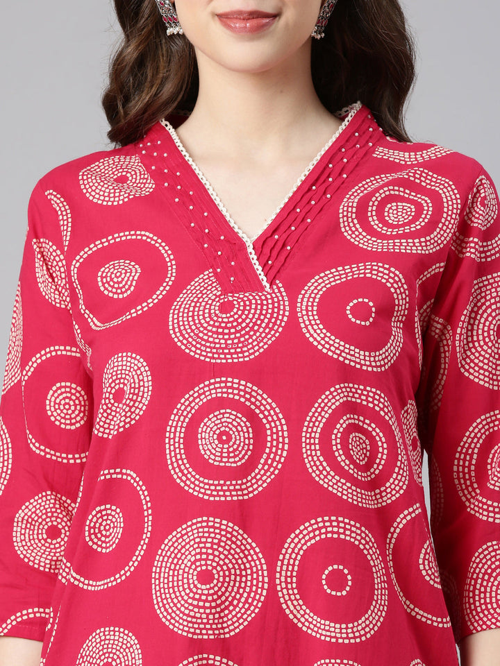 Neerus Rani pink Printed Straight Kurta and Trousers With Dupatta