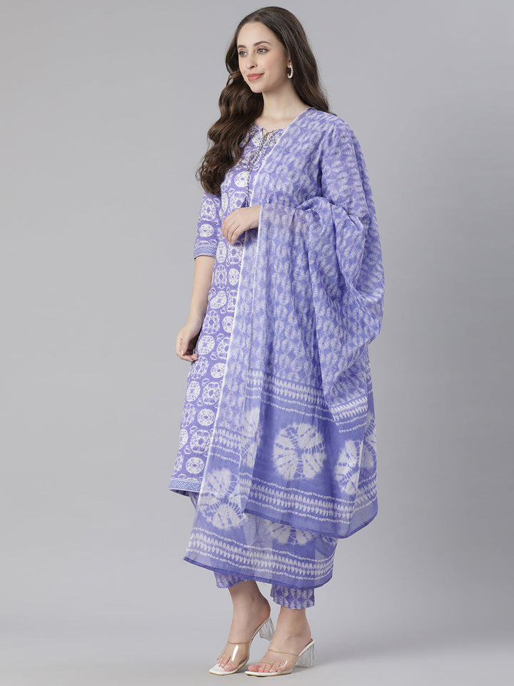 Neerus Lavender Printed Straight Kurta and Trousers With Dupatta