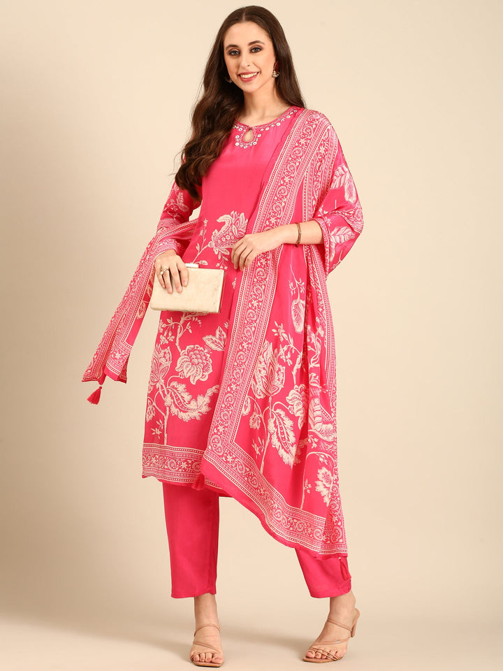 Neerus Pink crepe hand embroidered suit set - detail view 2