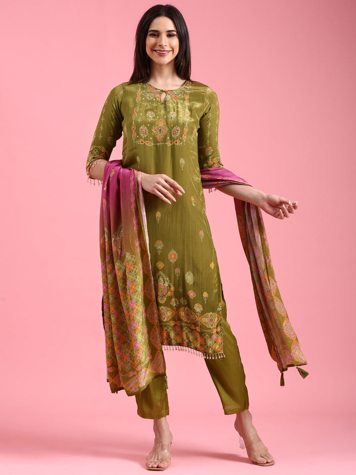 Neerus Green crepe printed suit set - back view