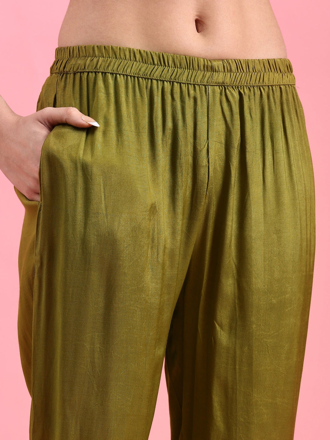 Neerus Green crepe printed suit set - detail view 4