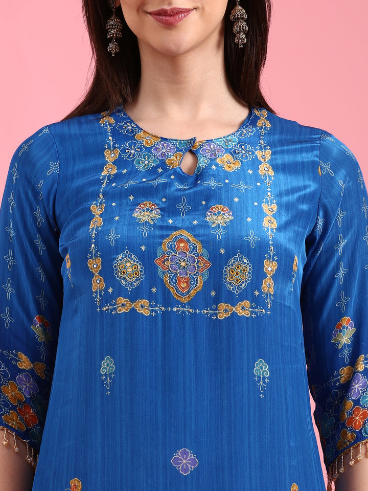 Neerus Blue crepe printed suit set - detail view 2