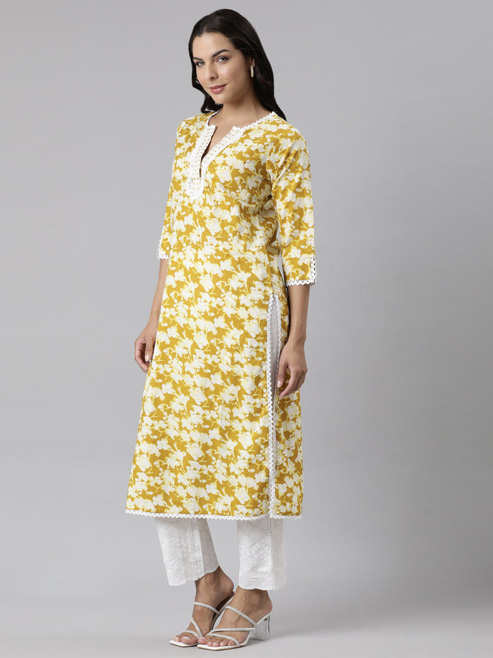 Neerus Yellow cotton printed suit set - back view