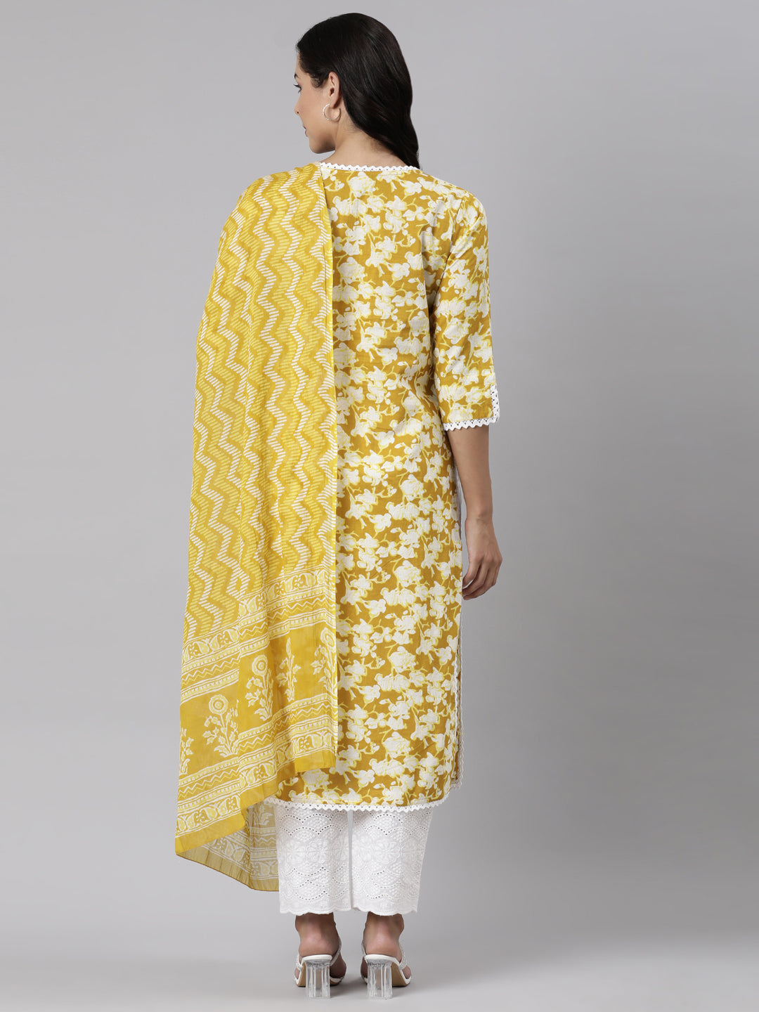 Neerus Yellow cotton printed suit set - detail view 1