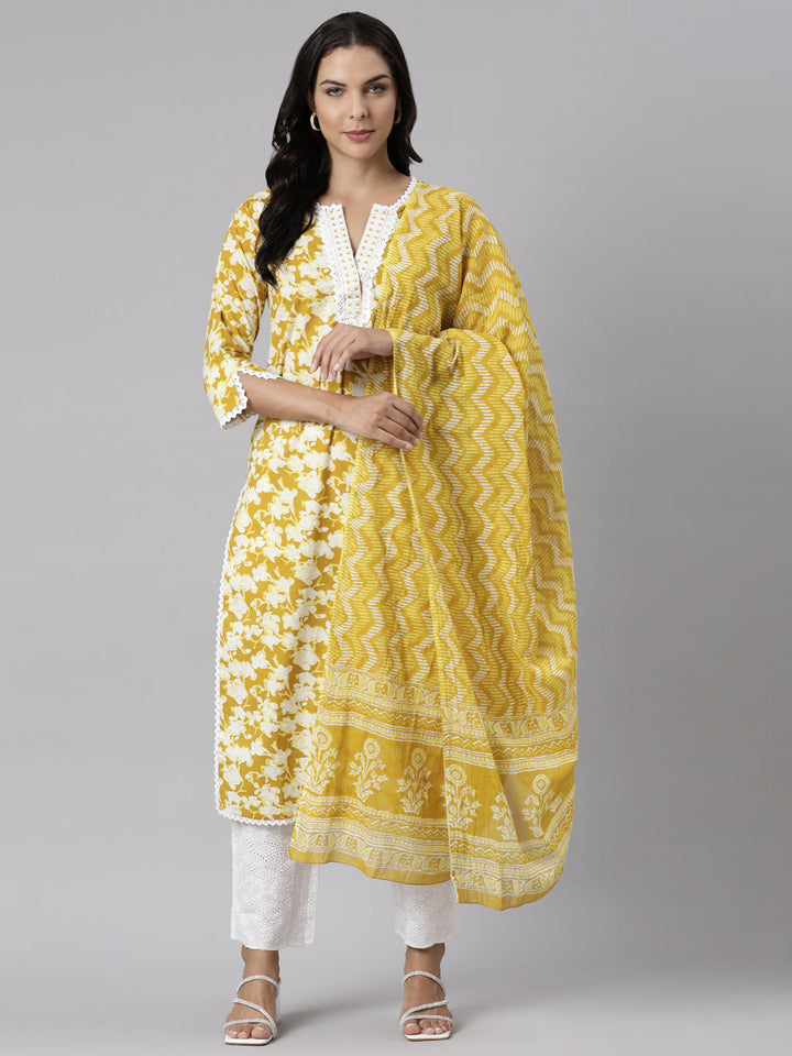 Neerus Yellow cotton printed suit set - detail view 3