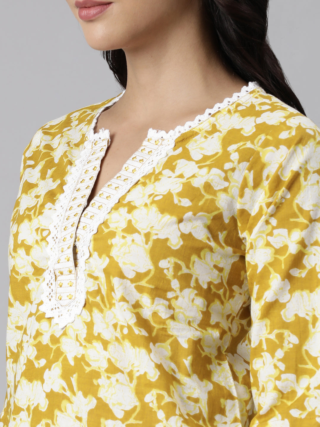 Neerus Yellow cotton printed suit set - detail view 2