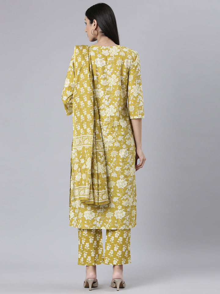 Neerus Green Printed Straight Kurta and Trousers With Dupatta