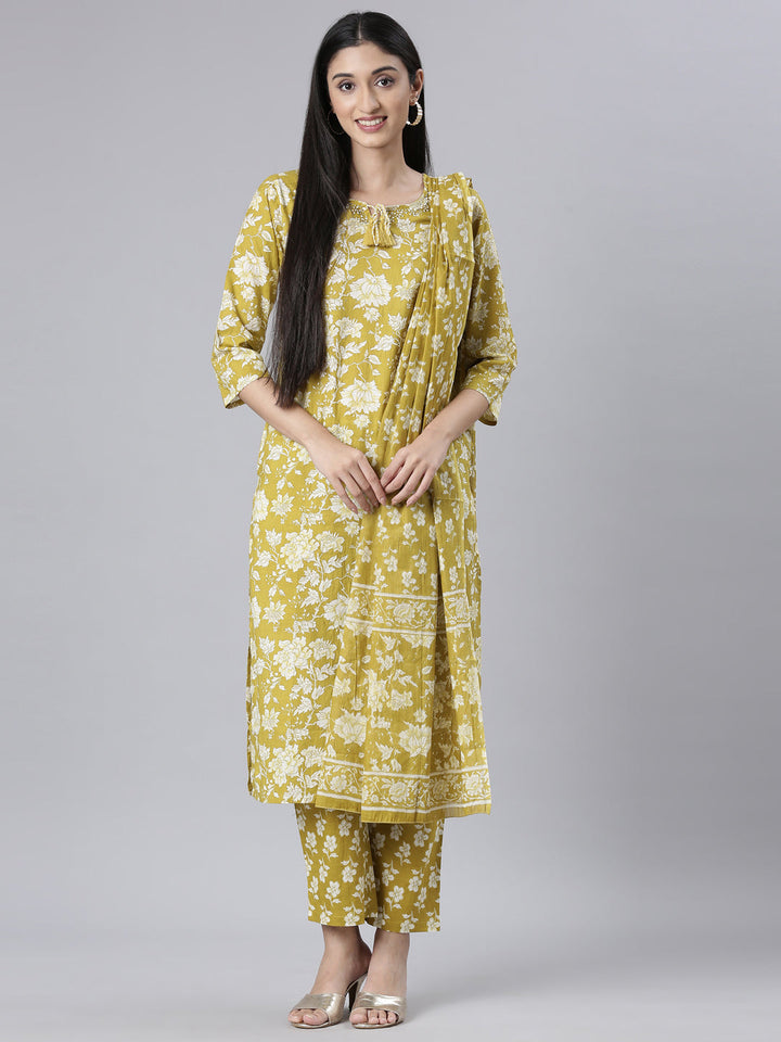 Neerus Green Printed Straight Kurta and Trousers With Dupatta