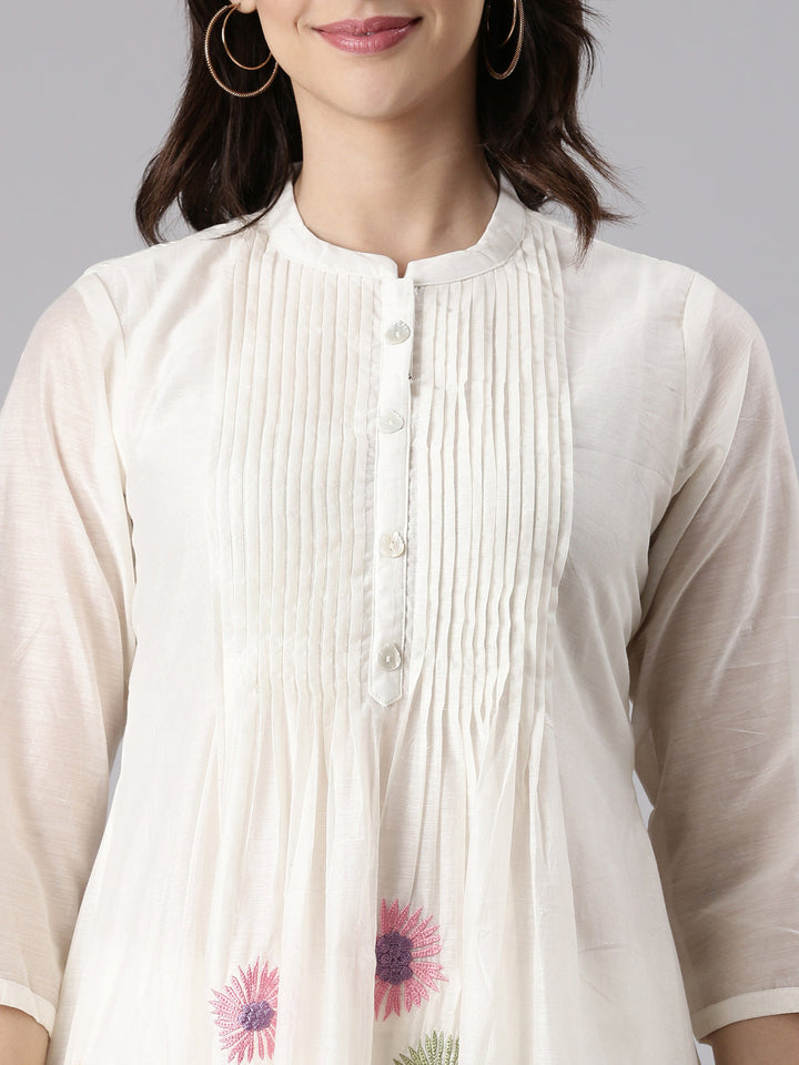 Cream Chanderi Embroidery Three Piece Set