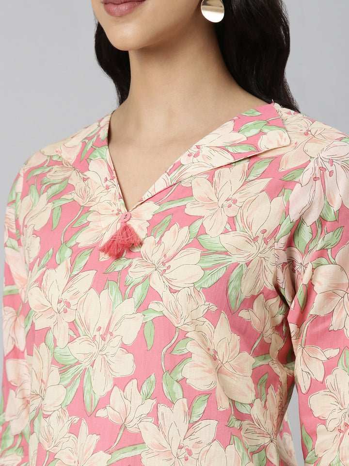 Neerus Pink Casual Floral Straight Kurtas
