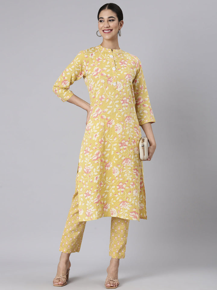 Neerus Green cotton printed kurta set - detail view 2