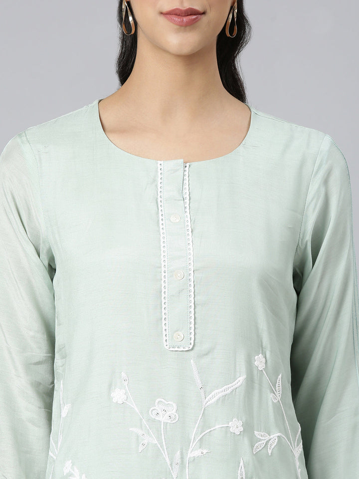 Neerus Green Casual Solid Straight Kurta and Trousers