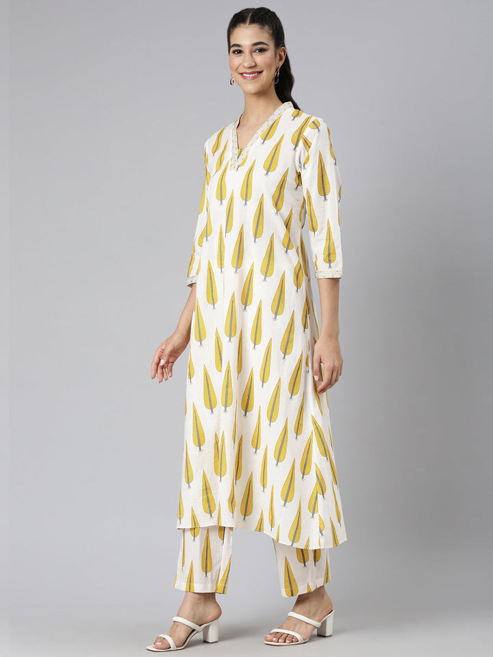 Neerus Mustard Casual Printed Curved Kurta and Trousers