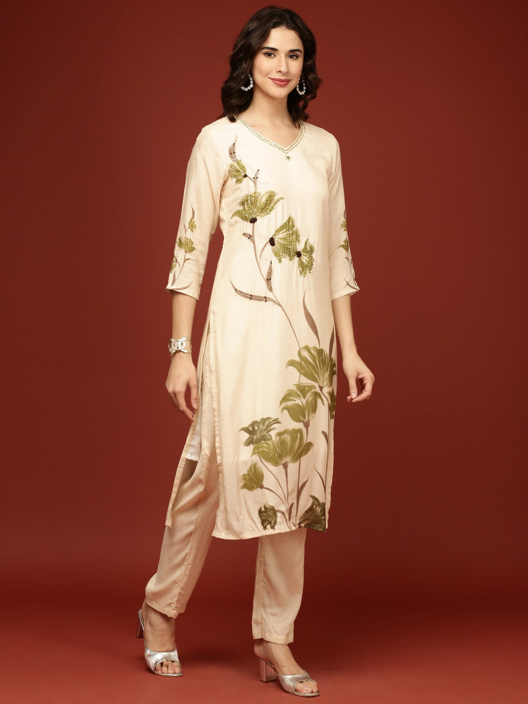 Neerus Beige muslin printed suit set - back view