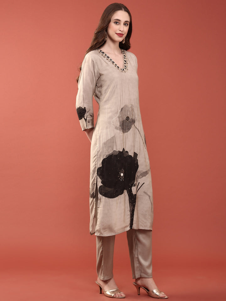 Grey Muslin Digital Print Three Piece Set