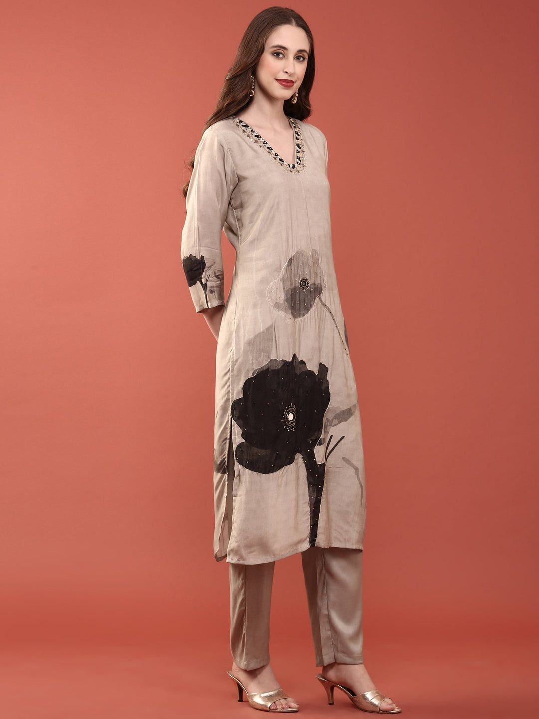 Neerus Grey muslin digital printed suit set - back view