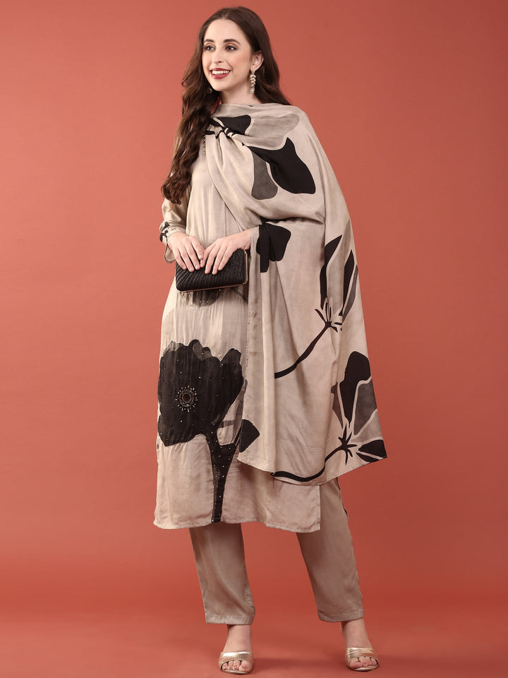 Grey Muslin Digital Print Three Piece Set