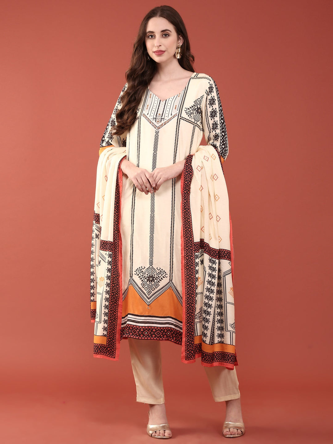 Neerus Beige muslin digital printed suit set - detail view 2