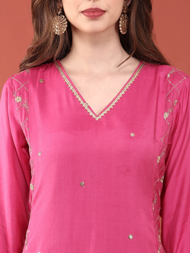 Neerus Pink muslin straight suit set - detail view 1