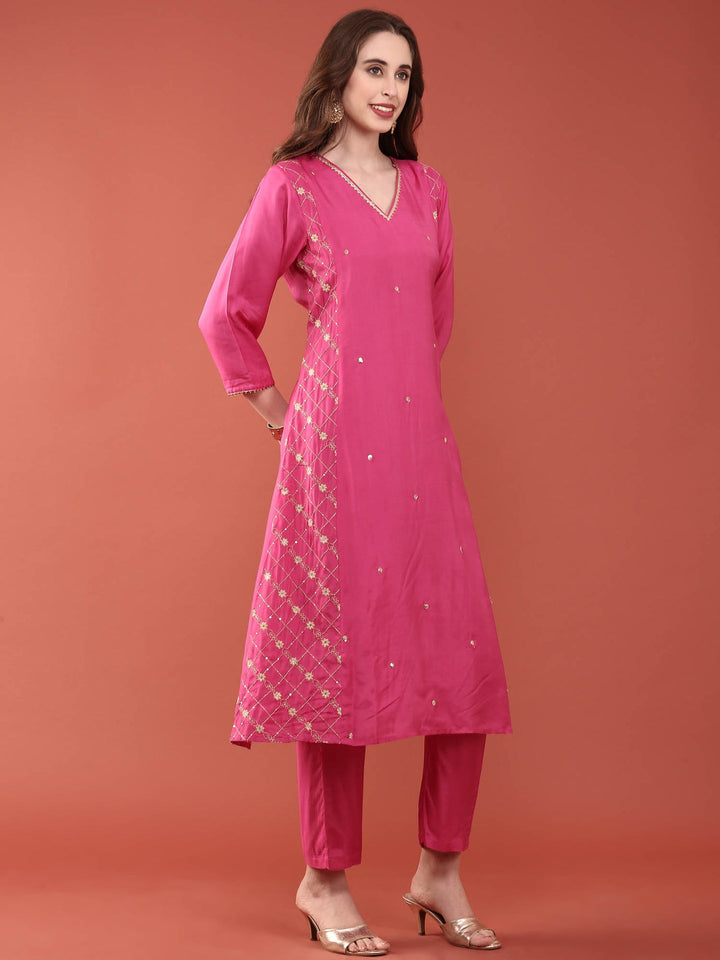 Neerus Pink muslin straight suit set - back view