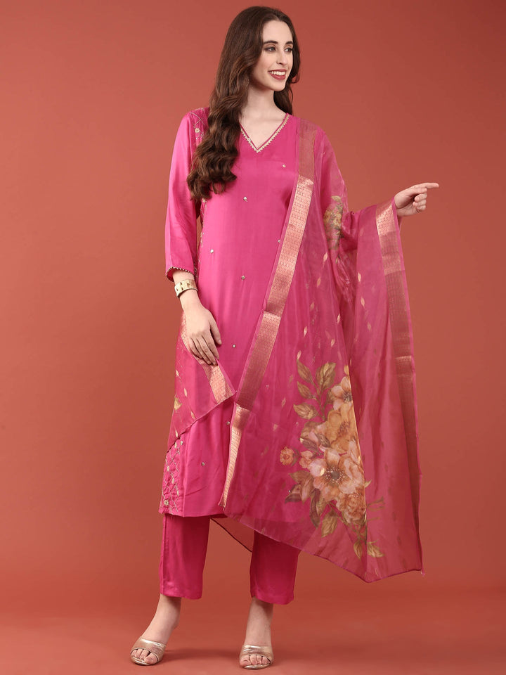 Neerus Pink muslin straight suit set - detail view 2