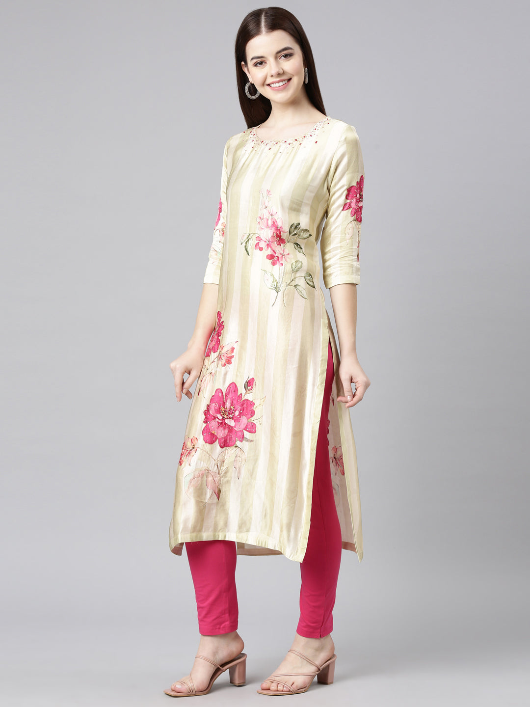 Neerus Green cotton printed straight kurta - side view