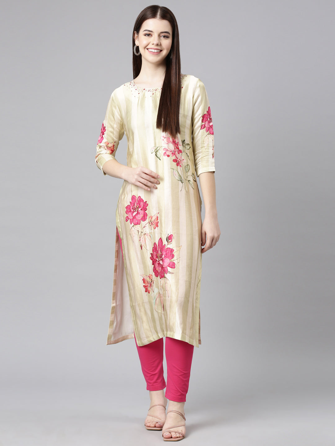 Neerus Green cotton printed straight kurta - detail view 4