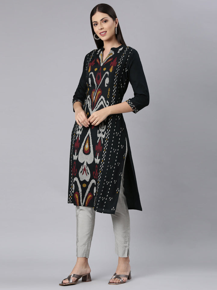 Neerus Green rayon printed straight kurta - back view