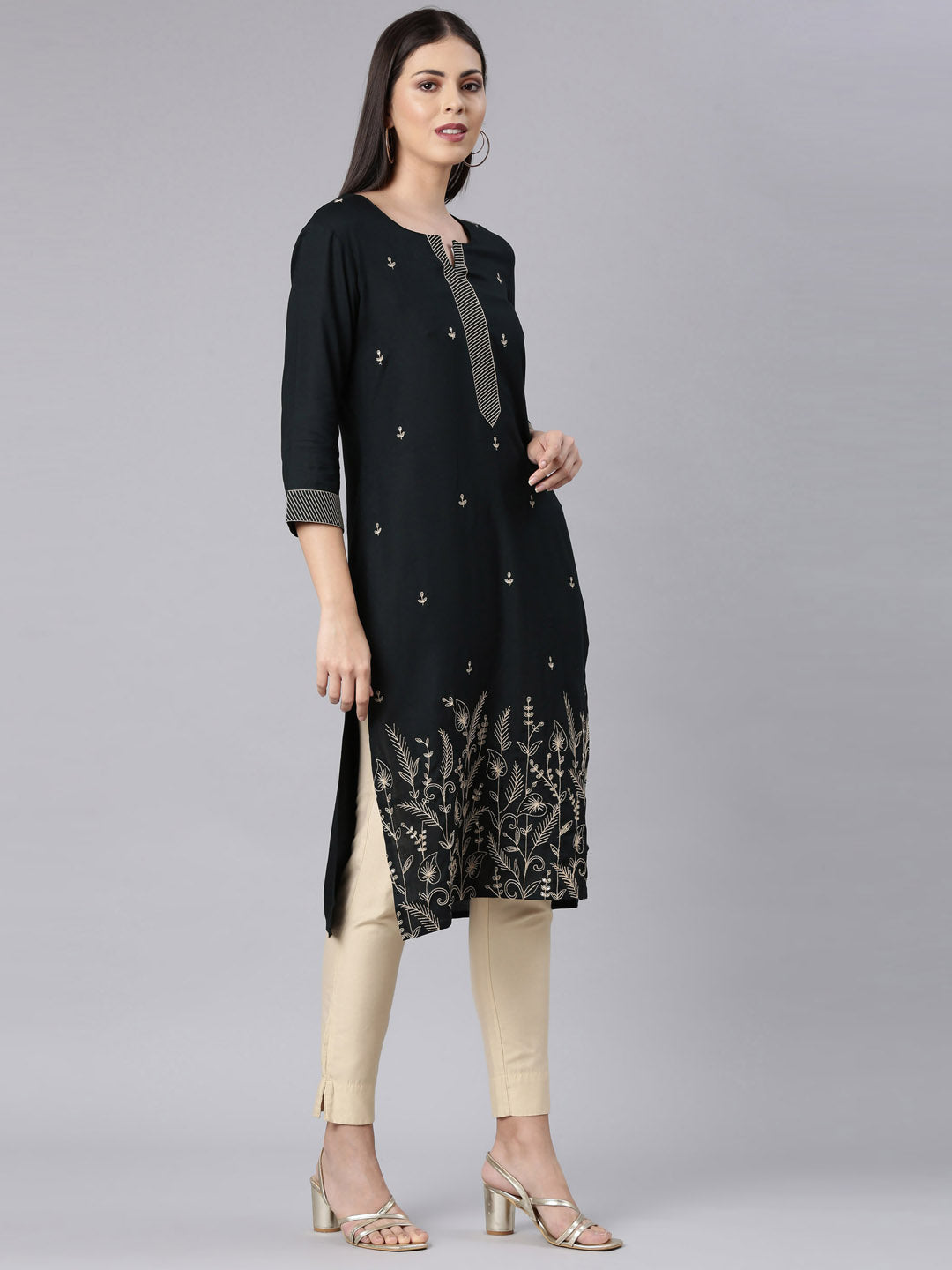 Neerus Green rayon solid straight kurta - side view