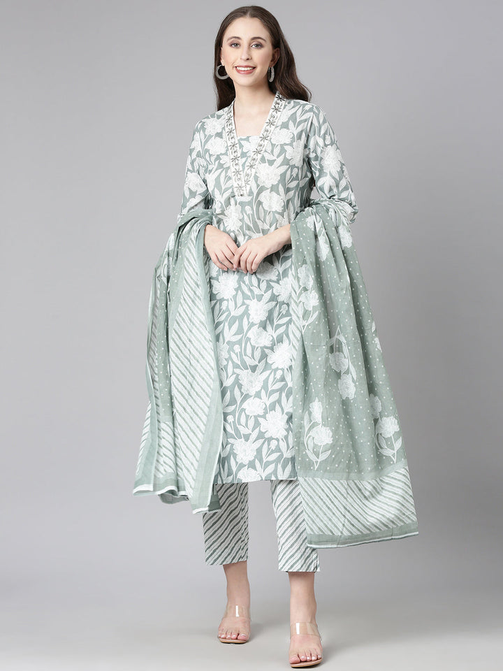 Neerus Green Printed Straight Kurta and Trousers With Dupatta