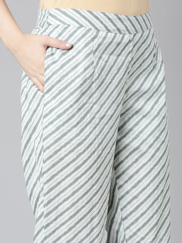 Neerus Green Printed Straight Kurta and Trousers With Dupatta