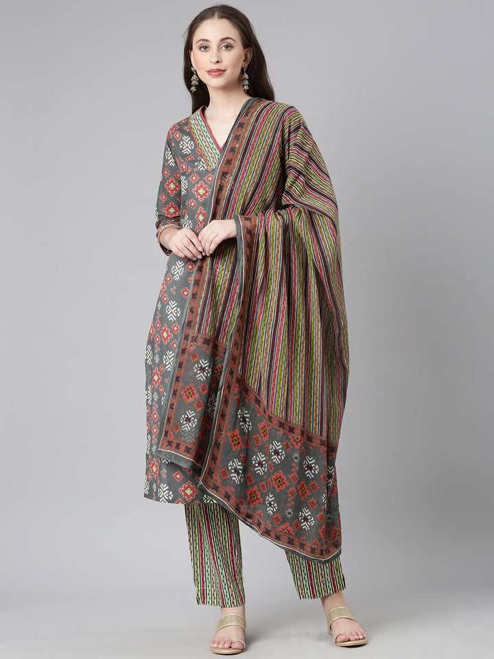 Neerus Grey Printed Straight Kurta and Trousers With Dupatta